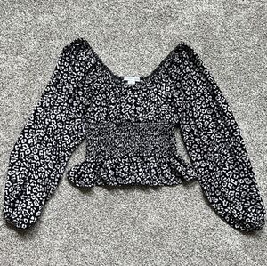 Sincerely Jules Leopard Print Puff Sleeve Peasant Top Size Large